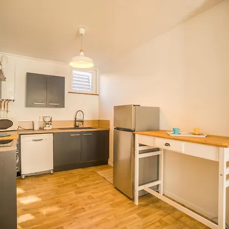 Duplex Pasteur - 3 - Privee Bed & Breakfast Troyes
